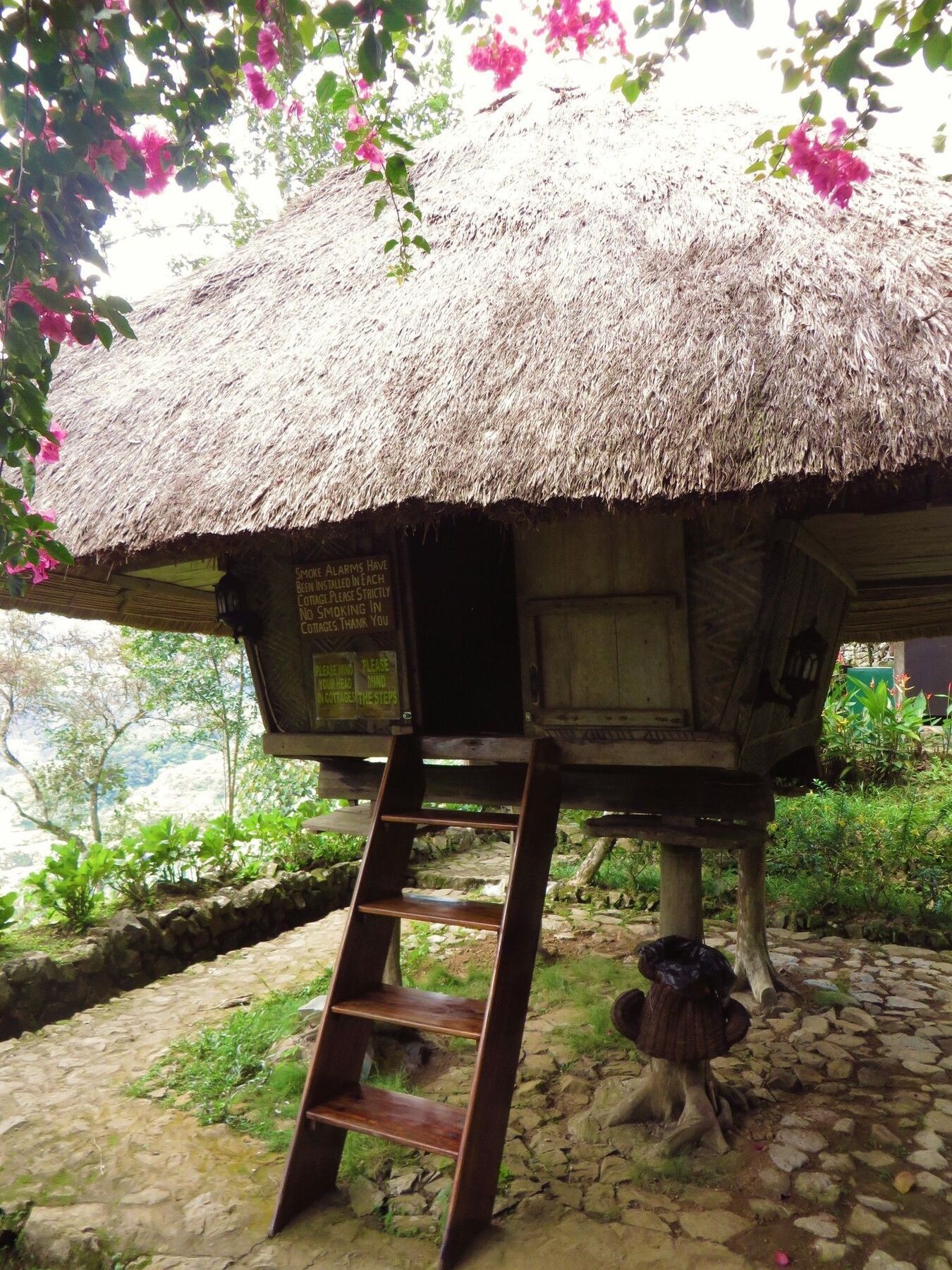 Native Village Inn 바나우에 외부 사진