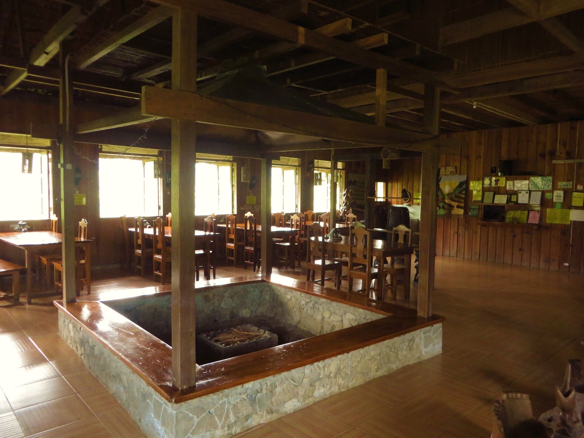 Native Village Inn 바나우에 외부 사진